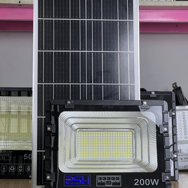 Đèn pha Năng lượng mặt trời 200W
