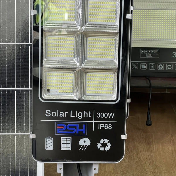 Đèn đường năng lượng mặt trời  6 ô 300W 