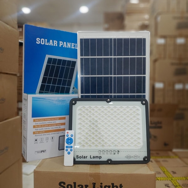 Đèn pha năng lượng mặt trời MB-300, Công suất 300w 