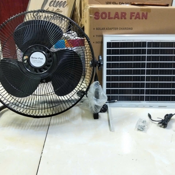 Quạt  Năng Lượng Mặt Trời Chân Quỳ 118 15W Chất liệu nhựa ABS